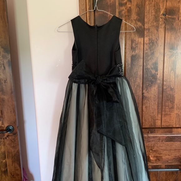 Gorgeous Girl's Formal Dress - Picture 2 of 4